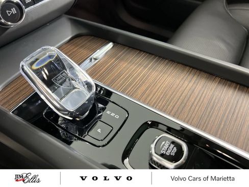 Used 2023 Volvo XC60 B5 Ultimate w/ Climate Package image 20