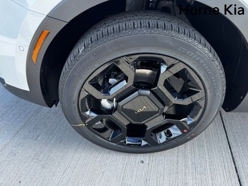 New 2026 Kia Sorento SX image 8