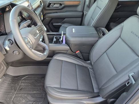 New 2026 GMC Yukon Denali w/ Sun & Power Step Package image 9