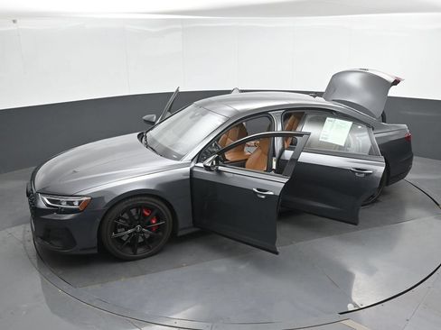 Used 2022 Audi S8 AWD/4WD image 50