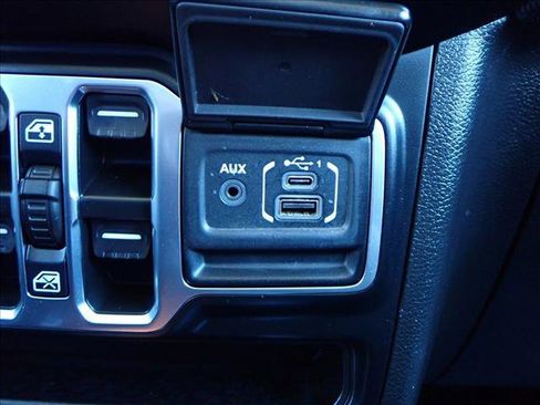 Used 2023 Jeep Wrangler Unlimited image 20