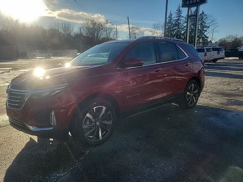 Used 2024 Chevrolet Equinox Premier image 3