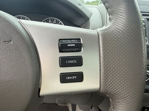 Used 2013 Nissan Frontier SL AWD/4WD image 16