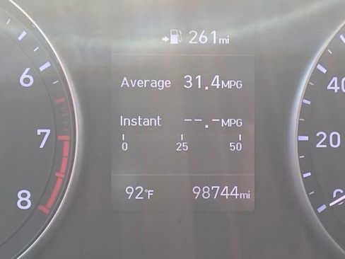 Used 2018 Hyundai Elantra GT FWD image 11