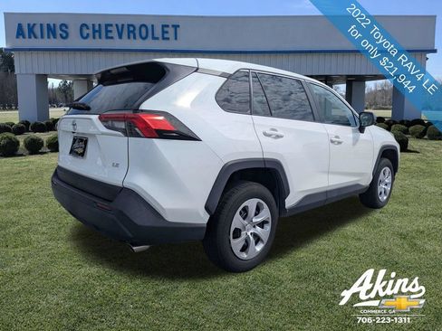 Used 2022 Toyota RAV4 LE FWD image 4