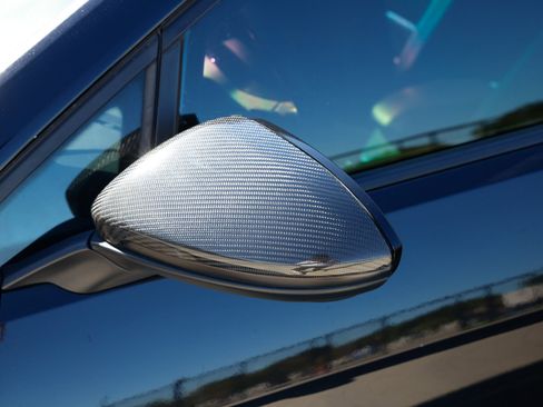 Used 2017 Volkswagen Golf R 4-Door image 48