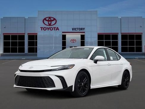 New 2026 Toyota Camry SE FWD image 1