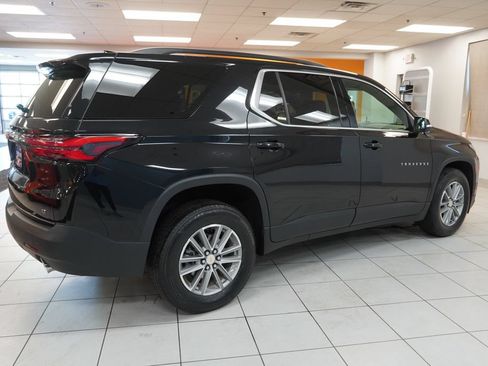 Used 2023 Chevrolet Traverse LT AWD/4WD image 12