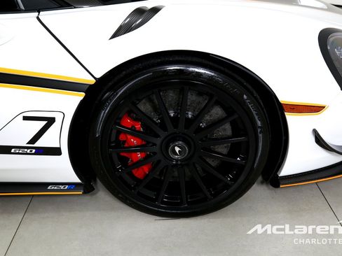 Used 2020 McLaren 620R RWD image 27