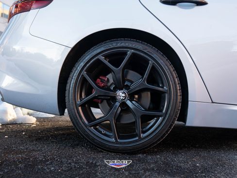 Used 2020 Alfa Romeo Giulia w/ Quick Order Package 22K Sport image 11