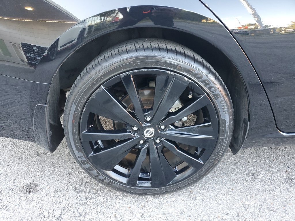 Certified 2022 Nissan Altima 2.5 SR w/ Midnight Edition Package FWD image 5