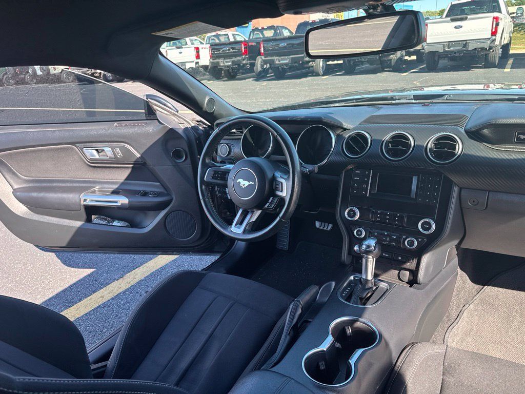 Used 2020 Ford Mustang Coupe RWD image 10