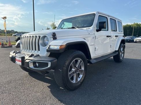 Used 2018 Jeep Wrangler Unlimited Sahara AWD/4WD image 19