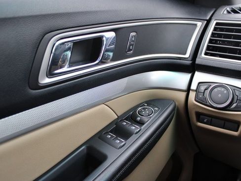 Used 2016 Ford Explorer XLT w/ Equipment Group 202A image 23