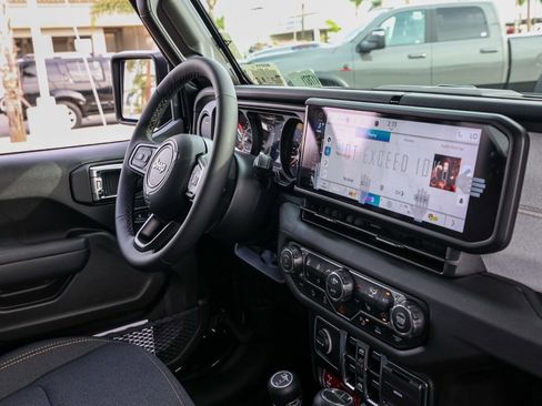 New 2025 Jeep Gladiator Willys image 19