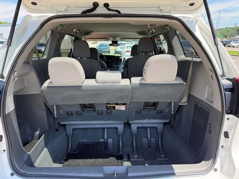 Used 2019 Toyota Sienna L FWD image 14