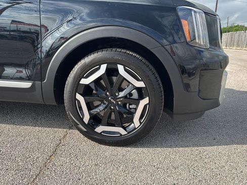 Used 2025 Kia Telluride EX image 9