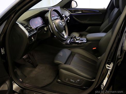 Certified 2025 BMW X4 xDrive30i image 11
