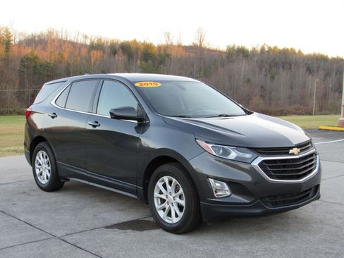 Used 2019 Chevrolet Equinox LT image 2