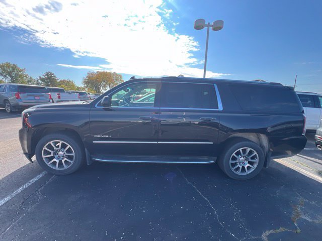 Used 2016 GMC Yukon XL Denali AWD/4WD image 6
