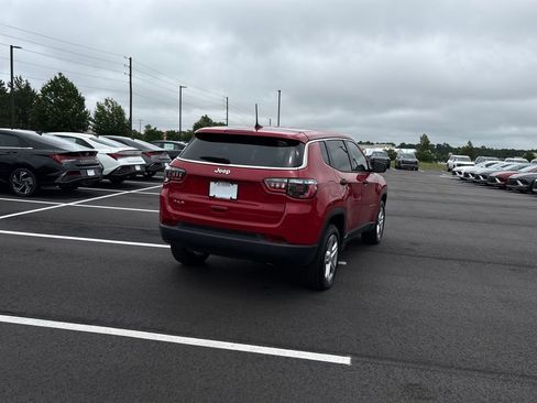 Used 2023 Jeep Compass Sport AWD/4WD image 5