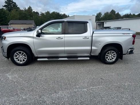 Used 2021 Chevrolet Silverado 1500 LT w/ Convenience Package II AWD/4WD image 3
