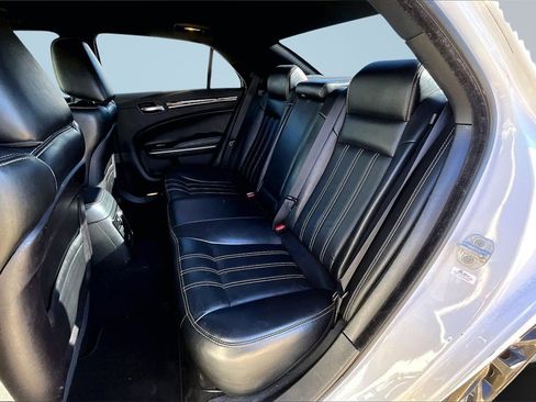 Used 2019 Chrysler 300 S image 27