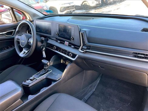 Used 2023 Kia Sportage LX image 13