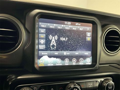 Used 2021 Jeep Gladiator Willys image 26