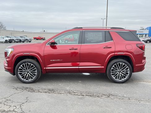 New 2026 GMC Terrain Denali w/ LPO, Floor Liner Package image 6