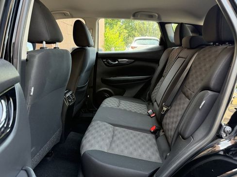 Used 2021 Nissan Rogue Sport SV image 14