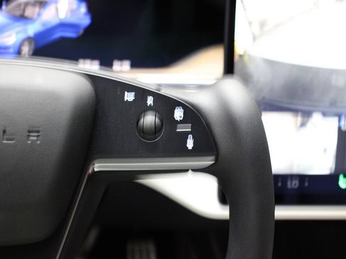 Used 2022 Tesla Model S AWD image 35