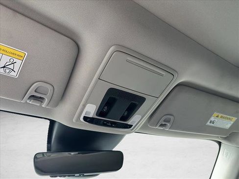 Used 2024 Honda Pilot Touring image 17