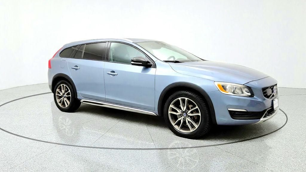 Used 2018 Volvo V60 T5 Cross Country w/ Convenience Package AWD/4WD image 3