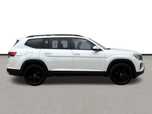 New 2026 Volkswagen Atlas SE FWD image 4