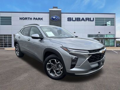 Used 2025 Chevrolet Trax LT w/ Driver Confidence Package