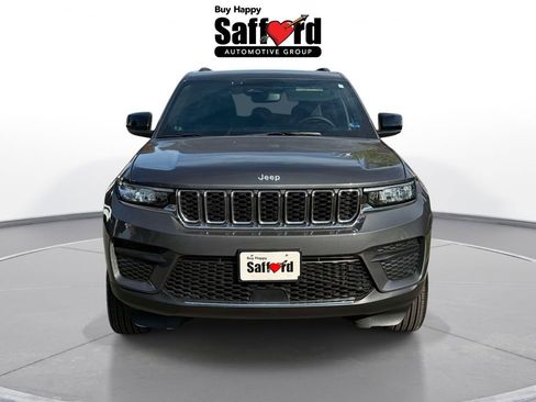 Used 2024 Jeep Grand Cherokee Laredo X w/ Luxury Tech Group I AWD/4WD image 9