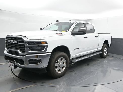 Used 2026 RAM 2500 Big Horn AWD/4WD image 8
