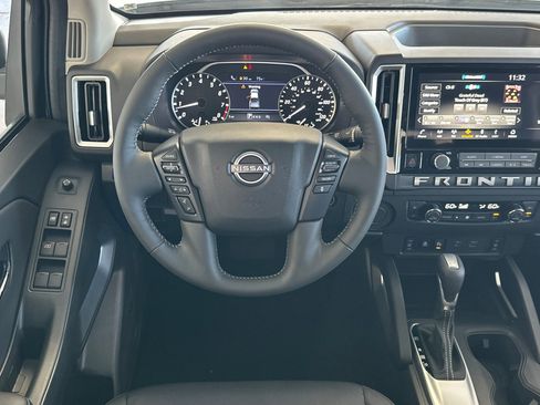 New 2025 Nissan Frontier SV w/ SV Convenience Package image 14