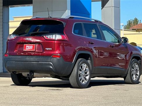 Used 2020 Jeep Cherokee Latitude Plus image 5