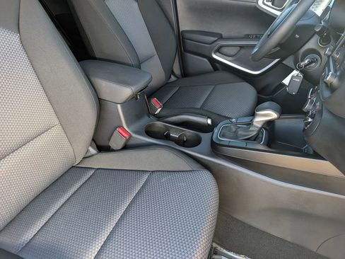 Certified 2025 Kia Soul LX image 22