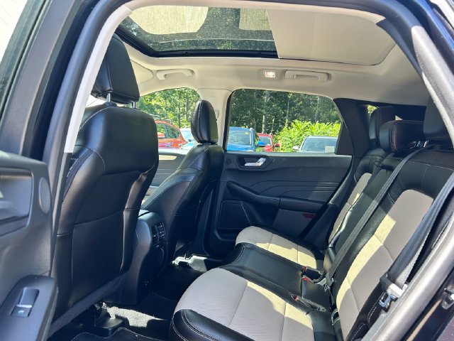 Used 2021 Ford Escape Titanium w/ Titanium Elite Package AWD/4WD image 21