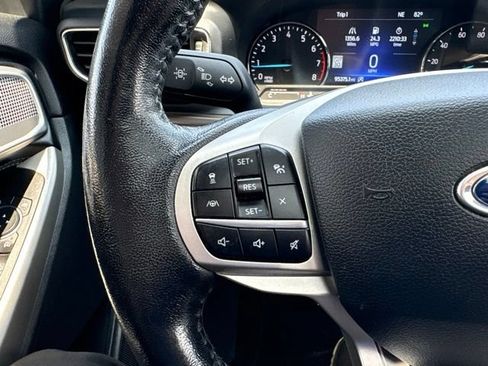 Used 2021 Ford Explorer Limited w/ Equipment Group 301A AWD/4WD image 15