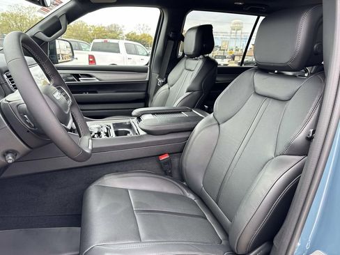 New 2026 Jeep Grand Wagoneer 4WD image 33
