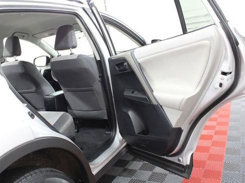 Used 2013 Toyota RAV4 LE AWD/4WD image 21