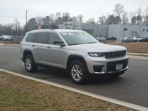 Used 2023 Jeep Grand Cherokee L Limited w/ Luxury Tech Group II AWD/4WD image 19