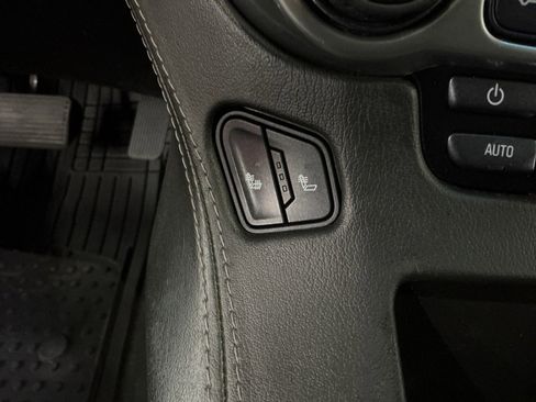 Used 2019 Chevrolet Suburban LT image 21