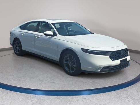 Used 2023 Honda Accord EX image 3