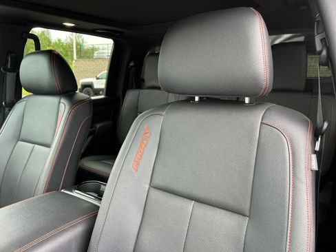 Used 2022 Nissan Titan PRO-4X w/ Pro-4x Convenience Package AWD/4WD image 13