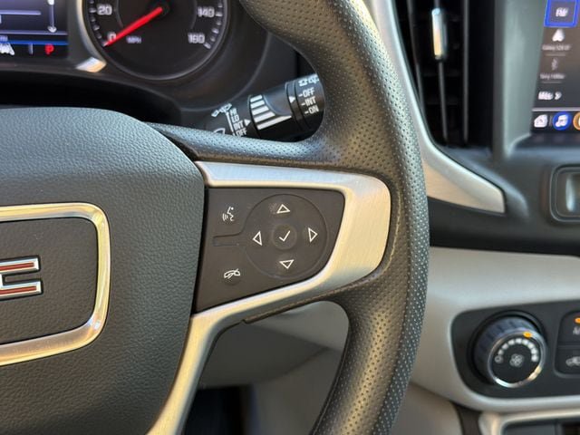 Used 2022 GMC Terrain SLE FWD image 25